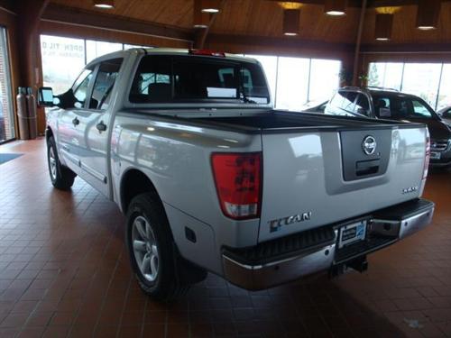 Nissan Titan 2010 photo 4