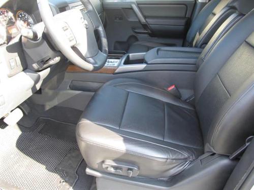 Nissan Titan 2010 photo 2