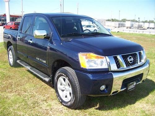 Nissan Titan 2010 photo 2