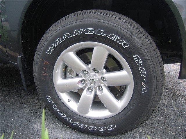 Nissan Titan 2010 photo 2