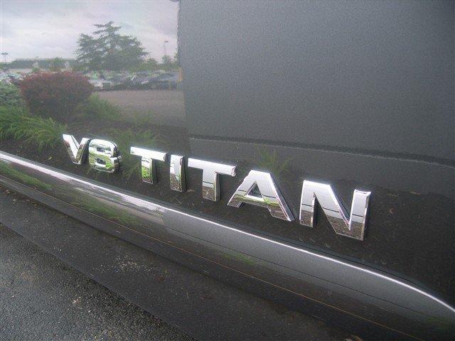 Nissan Titan 2010 photo 3