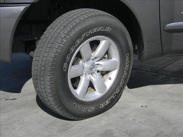 Nissan Titan 2010 photo 1