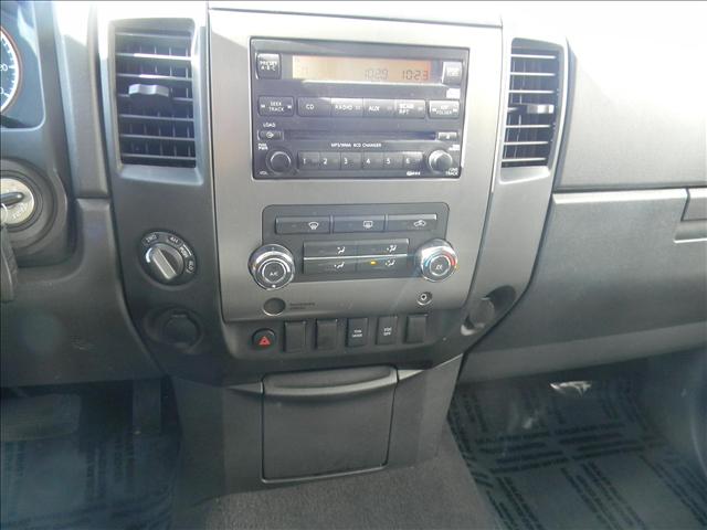 Nissan Titan 2010 photo 2
