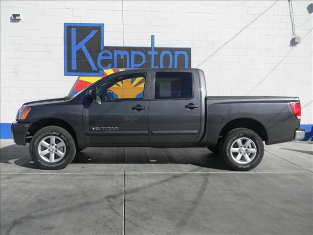 Nissan Titan 2010 photo 3