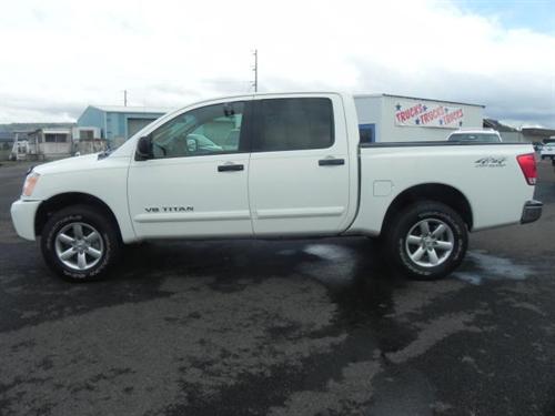 Nissan Titan 2010 photo 2
