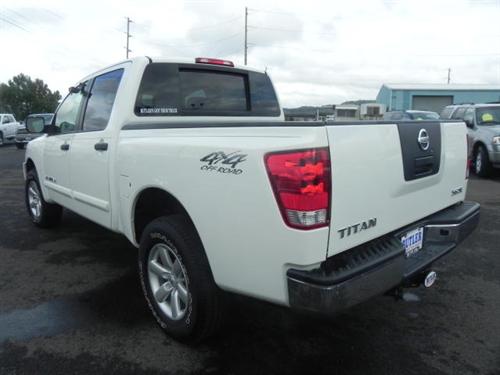 Nissan Titan 2010 photo 3