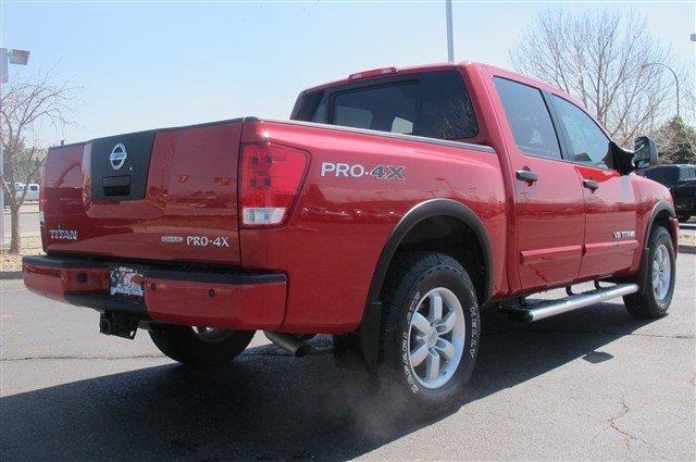 Nissan Titan LX Minivan Pickup Truck