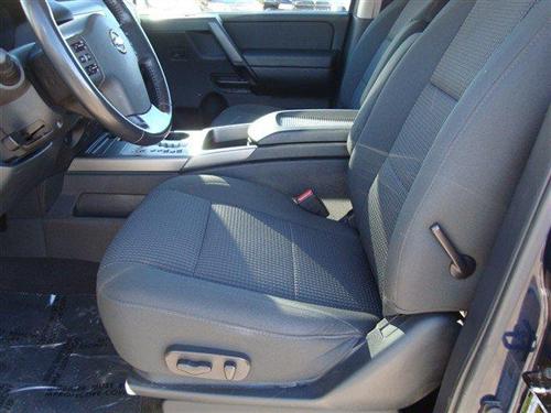 Nissan Titan 2010 photo 4