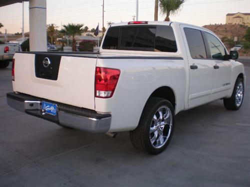Nissan Titan 2010 photo 1