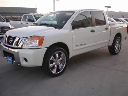 Nissan Titan 2010 photo 2
