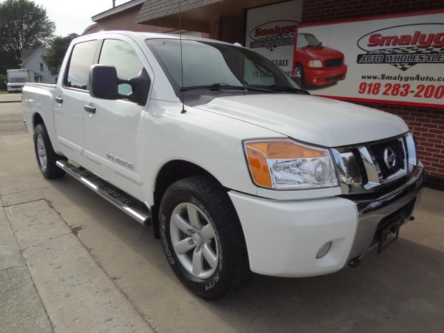 Nissan Titan 2010 photo 3