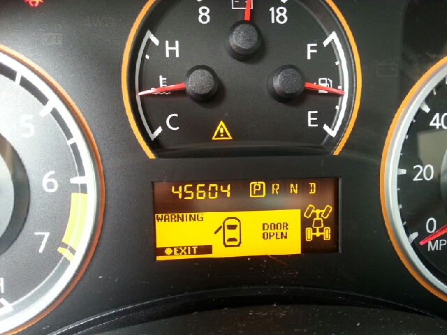 Nissan Titan 2010 photo 2