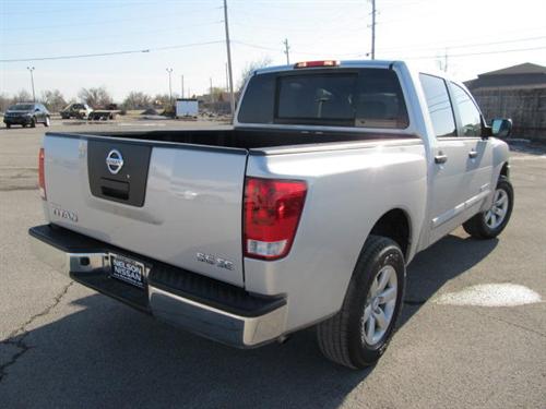 Nissan Titan 2010 photo 1