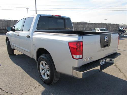 Nissan Titan 2010 photo 2