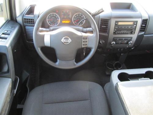 Nissan Titan 2010 photo 3