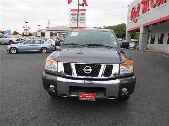 Nissan Titan 2010 photo 1