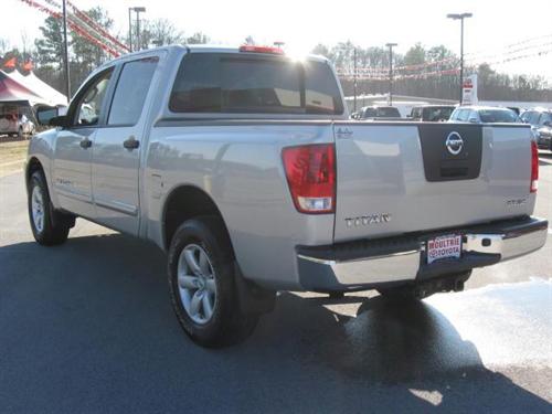 Nissan Titan 2010 photo 3