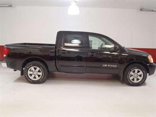 Nissan Titan 2010 photo 2