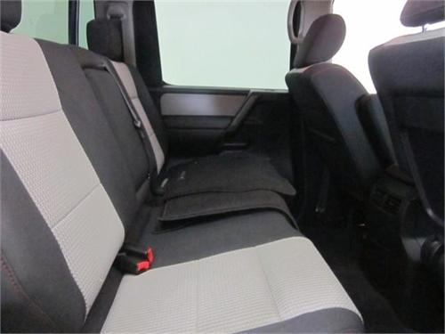 Nissan Titan 2010 photo 3