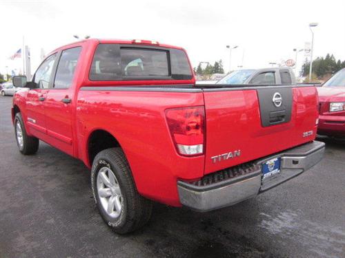 Nissan Titan 2010 photo 1