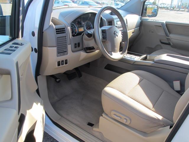 Nissan Titan 2011 photo 1