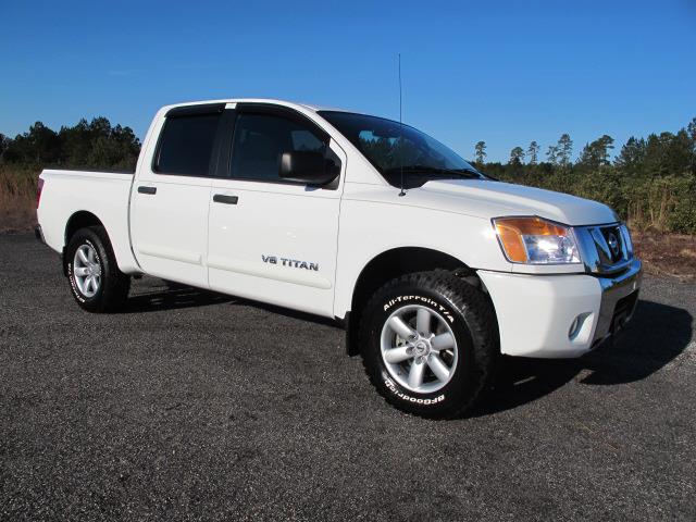Nissan Titan 2011 photo 4