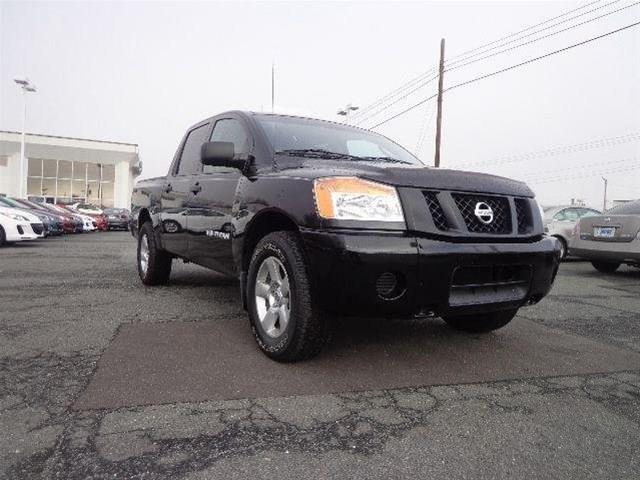 Nissan Titan 2011 photo 2