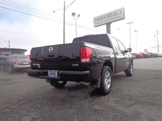 Nissan Titan 2011 photo 3