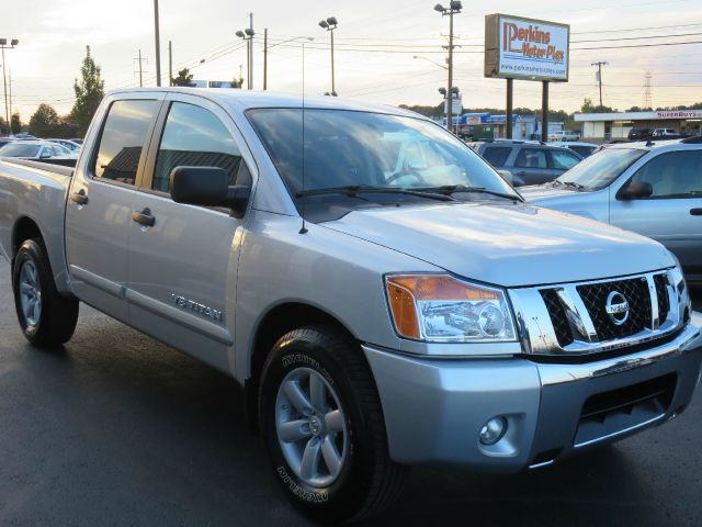 Nissan Titan Xtracab Auto Pickup Truck