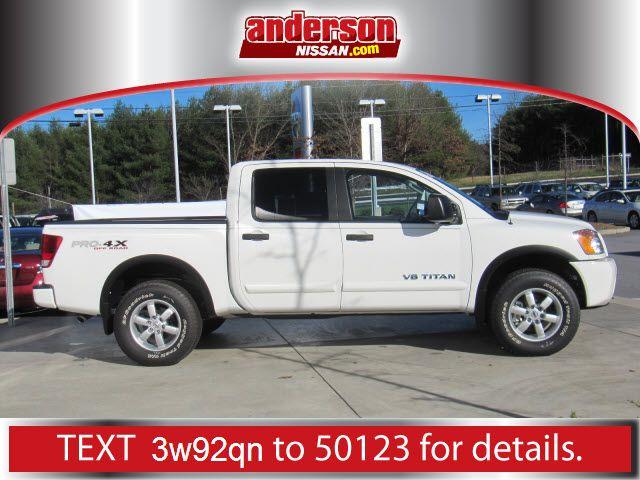 Nissan Titan LX Minivan Pickup