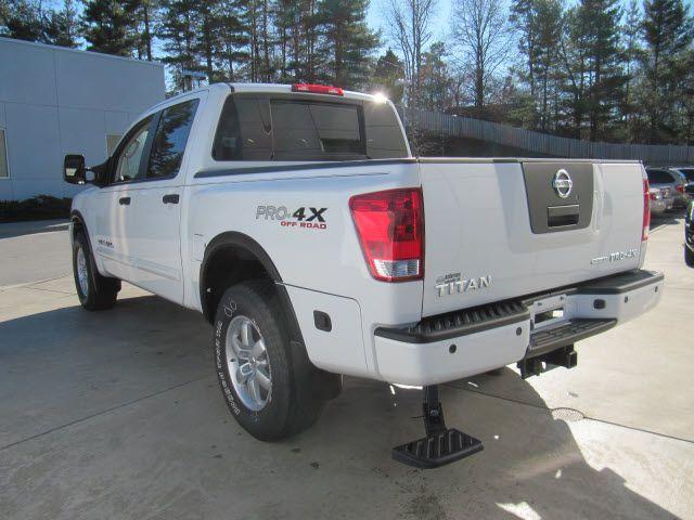 Nissan Titan 2011 photo 2