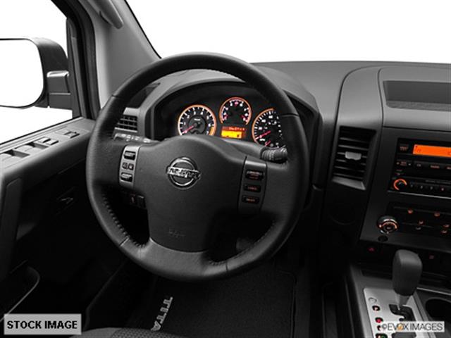 Nissan Titan LX Minivan Pickup Truck