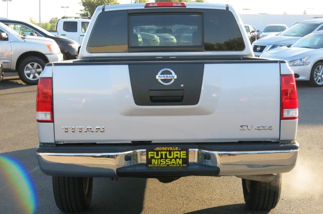 Nissan Titan 2012 photo 1