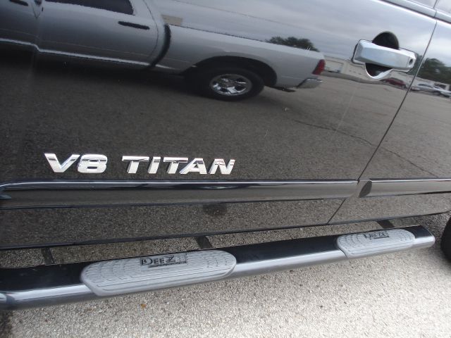 Nissan Titan 2012 photo 2
