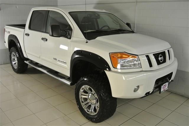 Nissan Titan 2012 photo 2