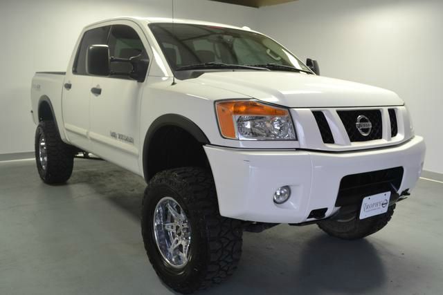 Nissan Titan 2012 photo 1