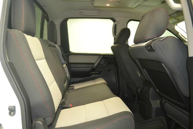 Nissan Titan 2012 photo 4