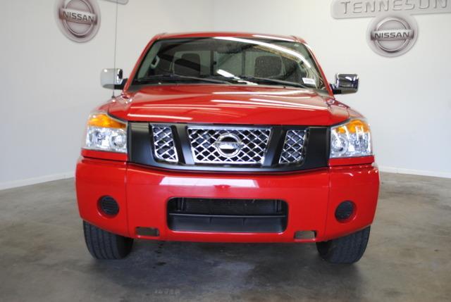 Nissan Titan 2012 photo 2
