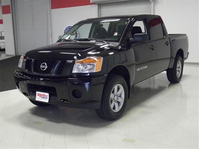 Nissan Titan 2013 photo 1