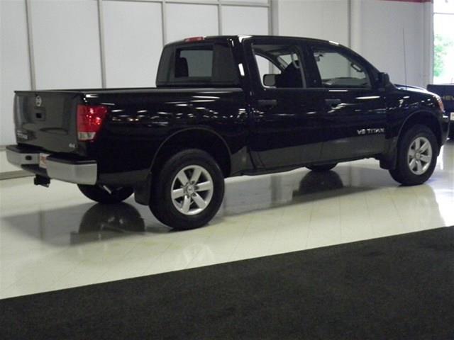 Nissan Titan 2013 photo 2