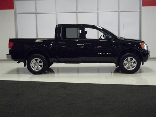 Nissan Titan 2013 photo 3