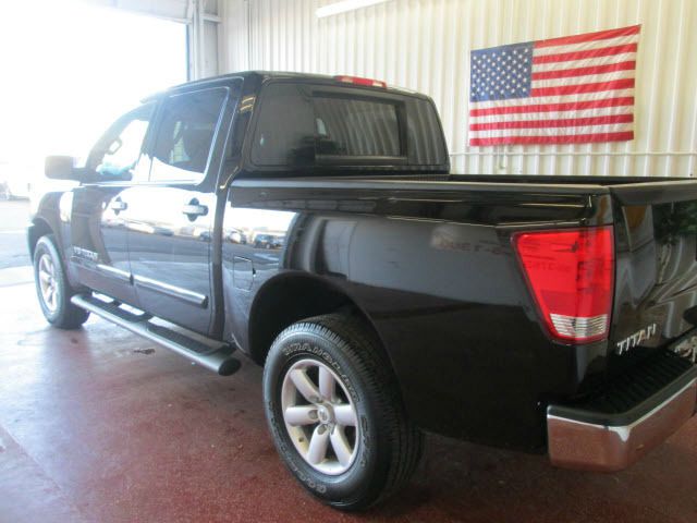 Nissan Titan 2013 photo 1