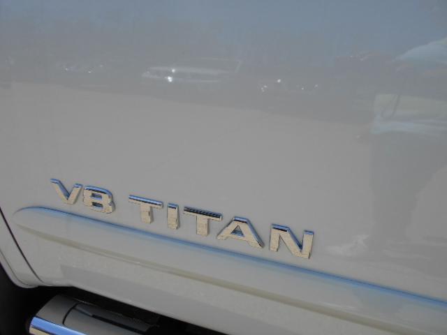 Nissan Titan 2013 photo 1