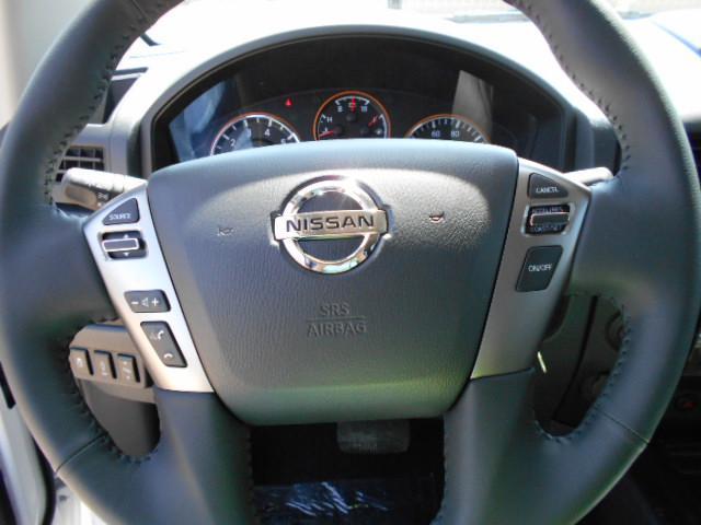 Nissan Titan 2013 photo 12