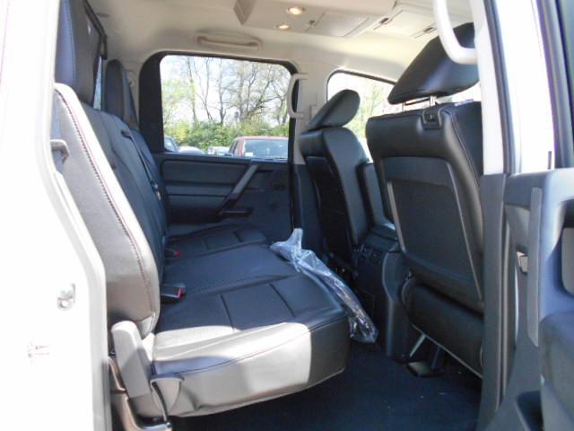 Nissan Titan 2013 photo 14