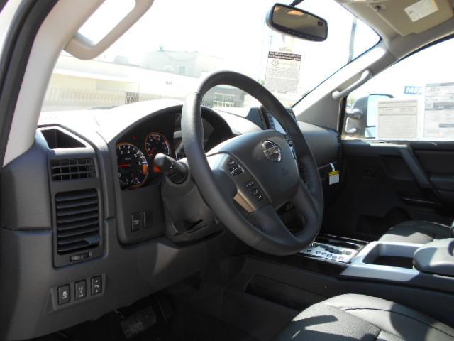 Nissan Titan 2013 photo 15