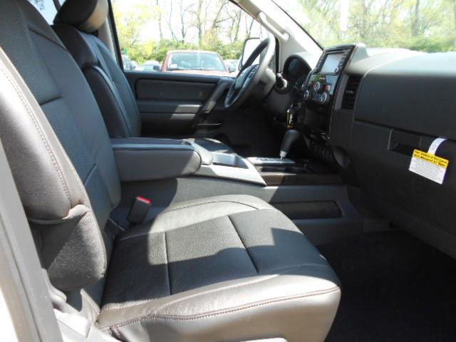 Nissan Titan 2013 photo 7