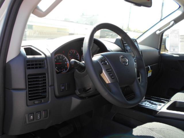 Nissan Titan 2013 photo 12