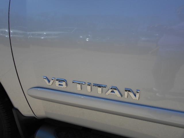 Nissan Titan 2013 photo 13