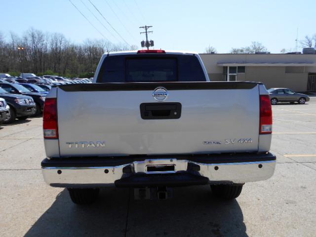 Nissan Titan 2013 photo 15